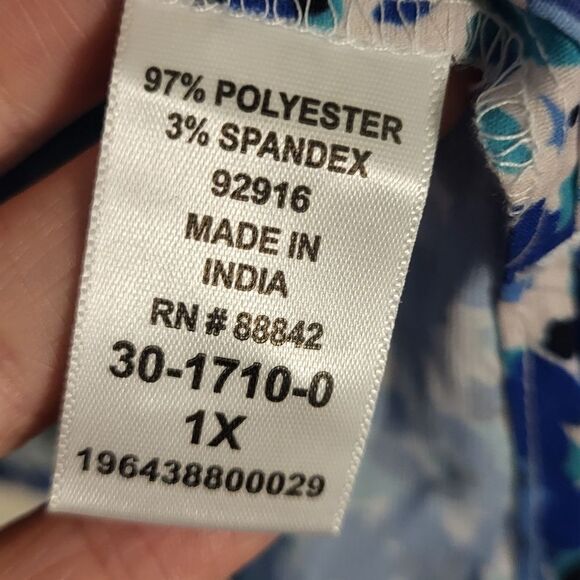 Catherines Blue & White Abstract Print Button Up Blouse, Plus Size 1X - Picture 7 of 7